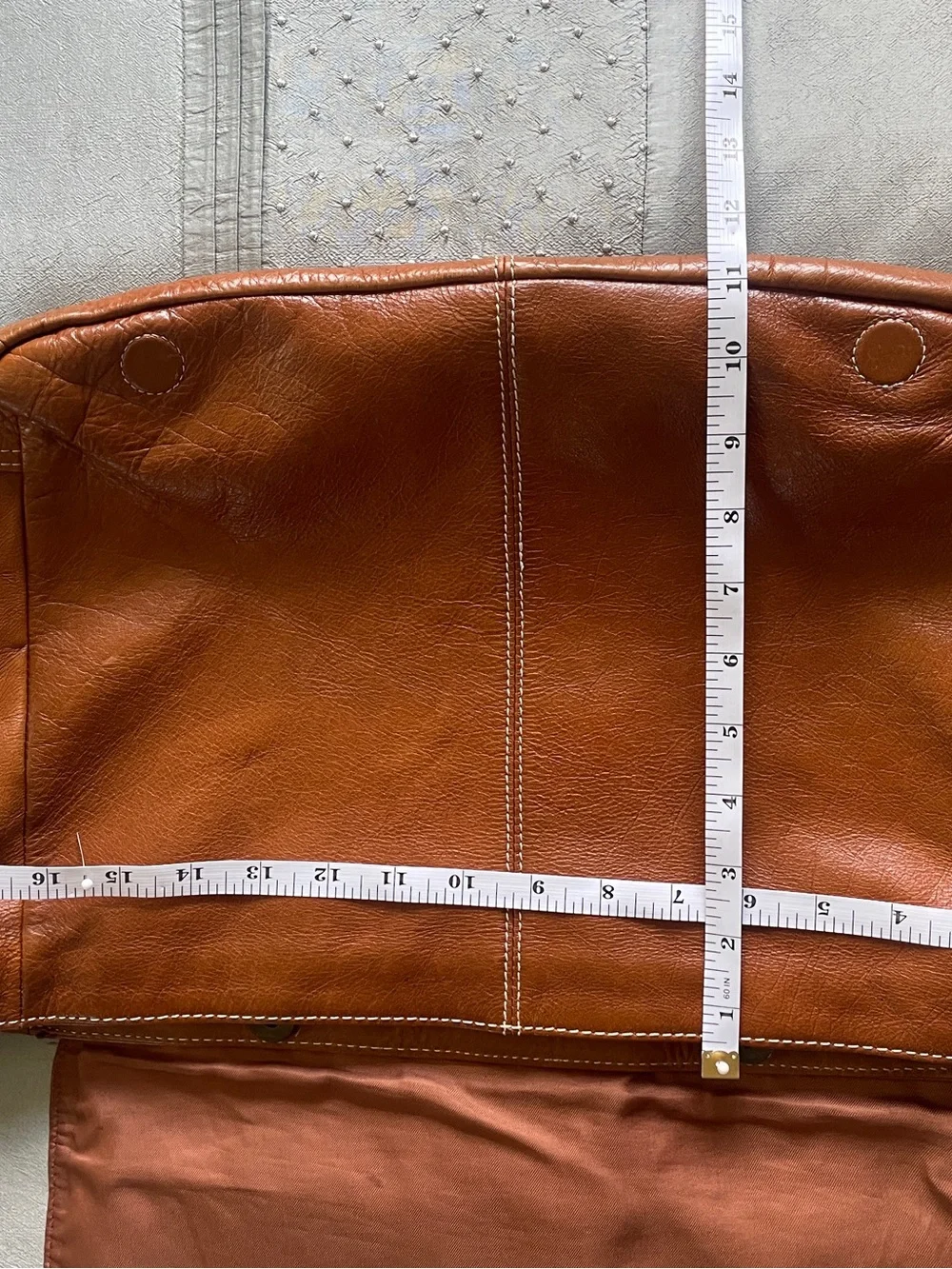 Perry Ellis this messenger